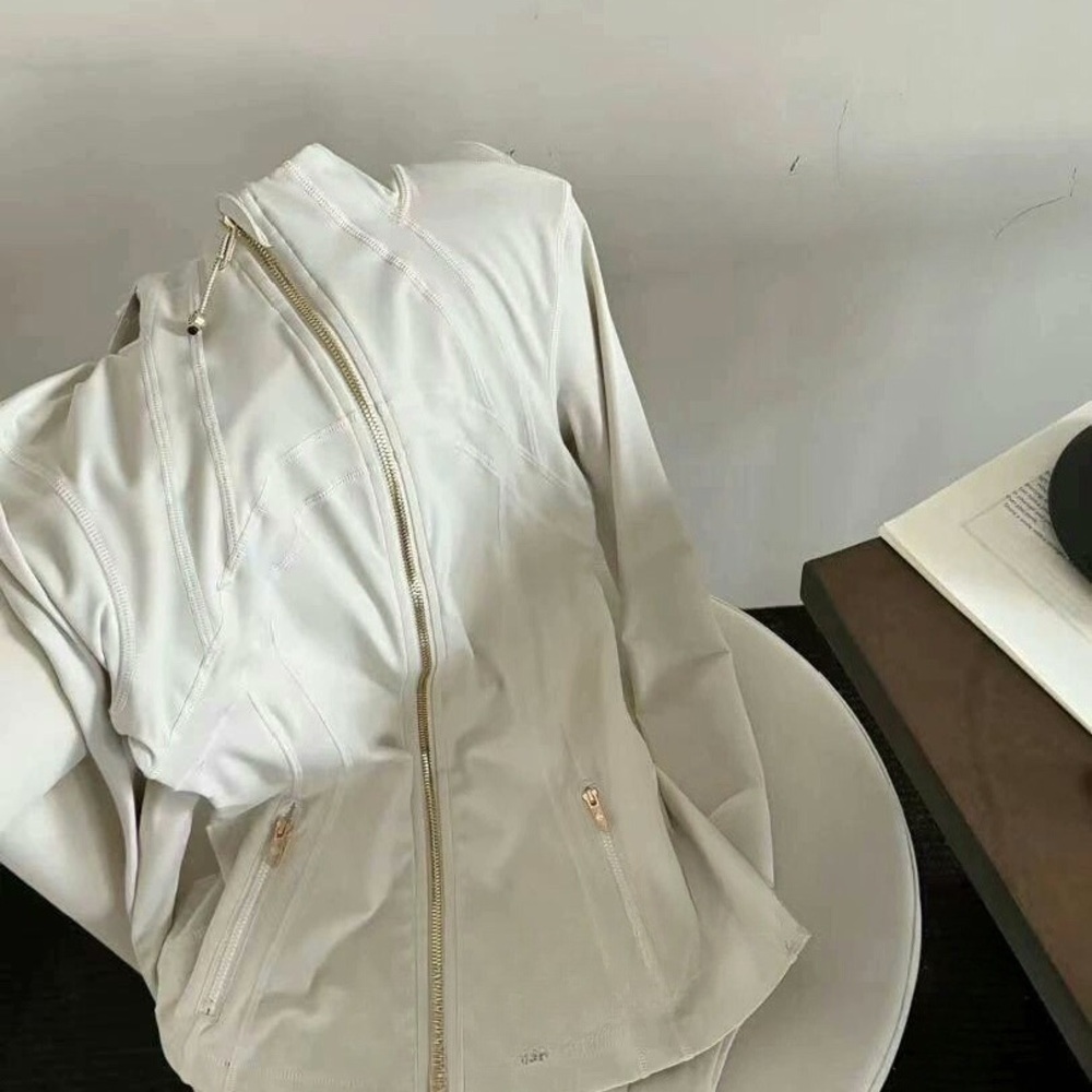 Lululemon Women's Jacket - Picture 3 of 5